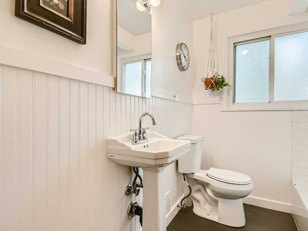 3060 Pierce Street Wheat Ridge CO - Web Quality - 016 - 21 Primary Bathroom