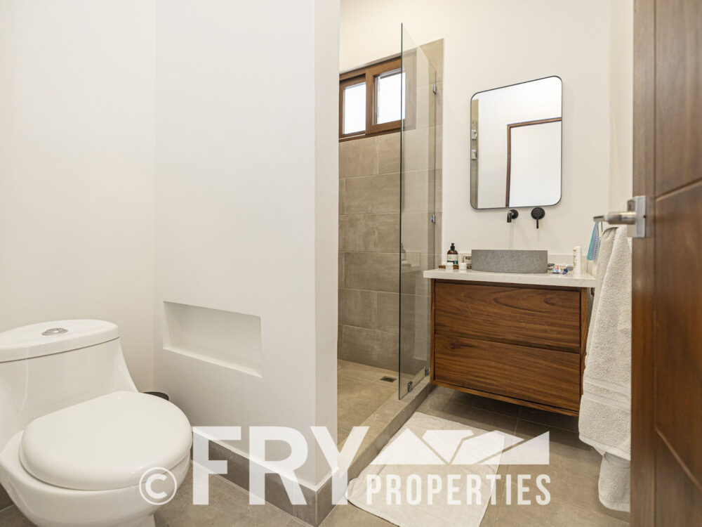 CBE Lot 25 Unit 3 022